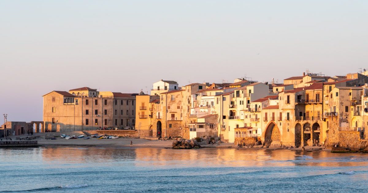 A Cefalù non solo mare: in autunno anche meta ideale per trekking e cibo