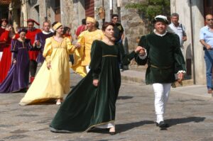 A Geraci Siculo torna la Giostra dei Ventimiglia: oltre 30 tra cavalieri e amazzoni in lizza per la vittoria finale